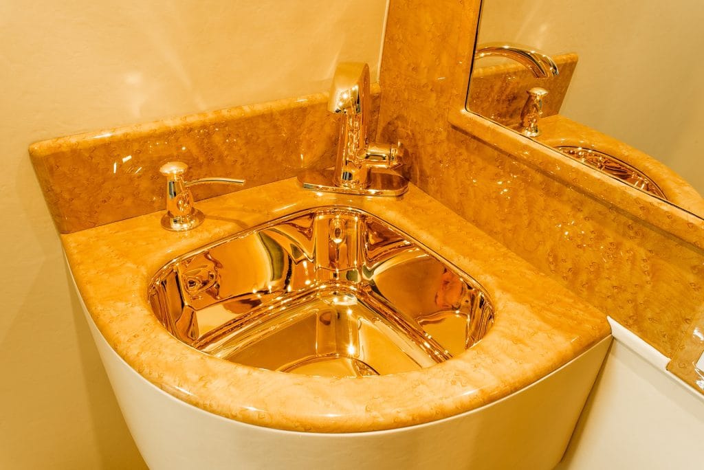 Luxury SUV refreshment sink